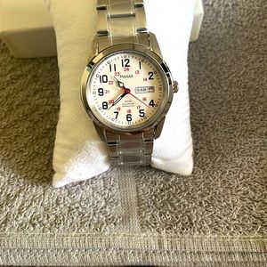 Brand new woman’s watch. Needs a battery